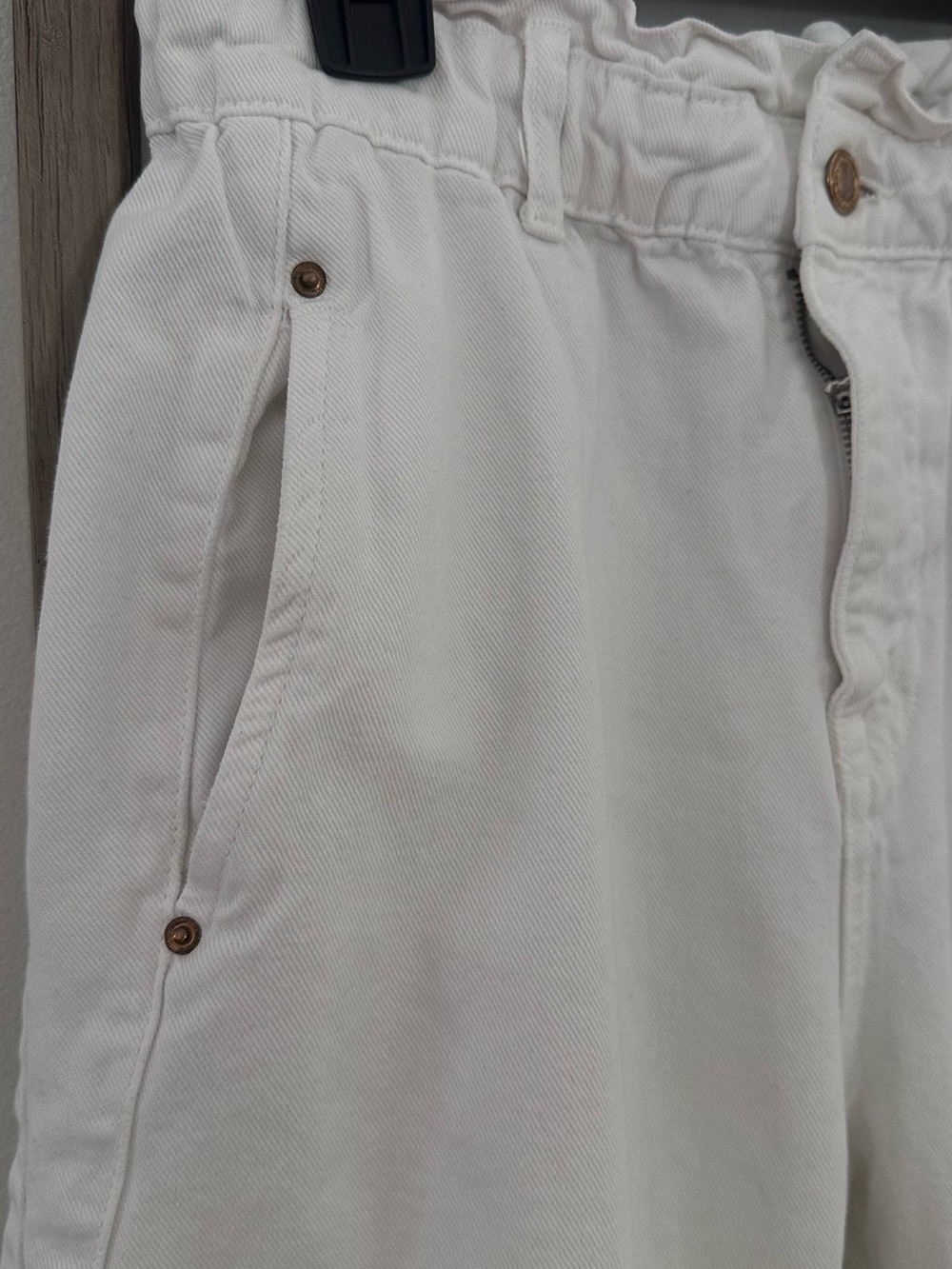 ZARA High-Rise Paperbag White Denim Pants Women’s Size 6 Vacation Style - Picture 3 of 4